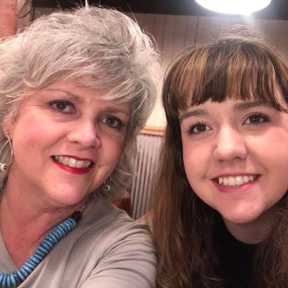 Meet your Posher, Lisa - Picture 1 of 1